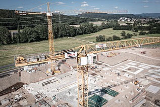 Foto von der Baustelle Zentralklinikum in Lörrach aus der Vogelperspektive. 