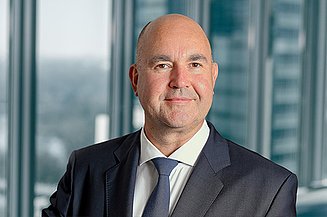 Das Foto zeigt Dipl.-Ing. (FH) Péter Glöckler, Mitglied des Vorstands