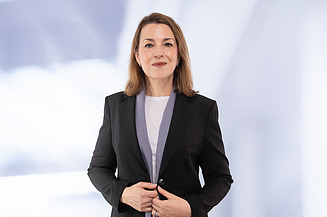 The photo shows Christa Koenen, Diplom-Volkswirtin, MBA, Designated Member of the Management Board, CIDO