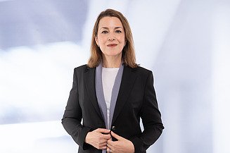 The photo shows Christa Koenen, Diplom-Volkswirtin, MBA, Designated Member of the Management Board, CIDO