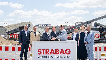 Foto von Menschen auf einer Baustelle