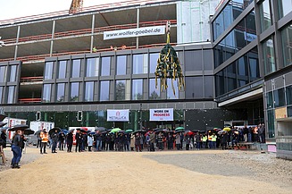 Foto vom Richtfest für den Neubau des Landratsamts in Esslingen.