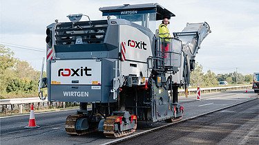 roxit bietet ein breites Spektrum an baunahen Dienstleistungen – vom Fräsen und Abtragen bis zur Aufbereitung und Wiederverwertung von Materialien.