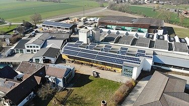 Luftaufnahme eines Fabrikgeländes