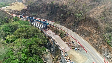 Photo of work on the Autopista al Mar 1 highway in Colombia