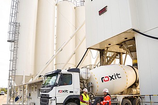 roxit bündelt Produktion, Verarbeitung und Veredelung von Baustoffen unter einer einheitlichen Dachmarke und sichert so eine verlässliche Versorgung.