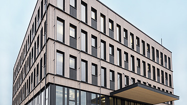 Außenansicht der ZÜBLIN Timber Zentrale in Aichach.