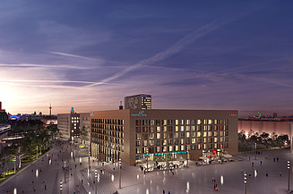 Visualisierung der Messe-Köln mit Blick auf das Motel One. 