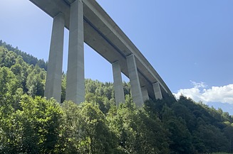 Foto einer Brücke