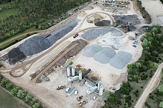 Foto vom Baustoffrecyclingplatz bei der Sanierung der Südautobahn in Österreich