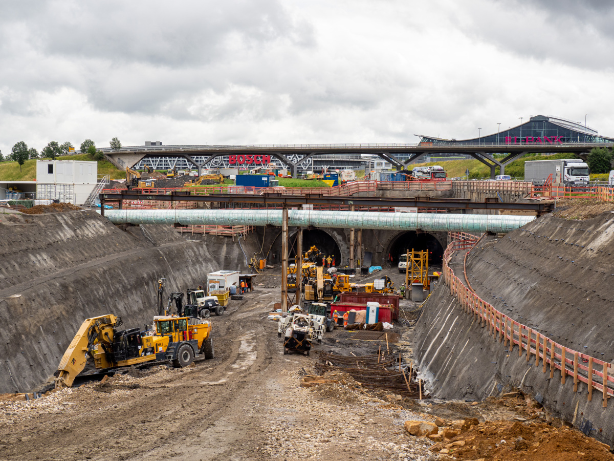 Foto von einer Baustelle die im Bauprozess von Tunneln ist. 