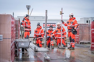 Foto von einem STRABAG-Lehrlingsteam
