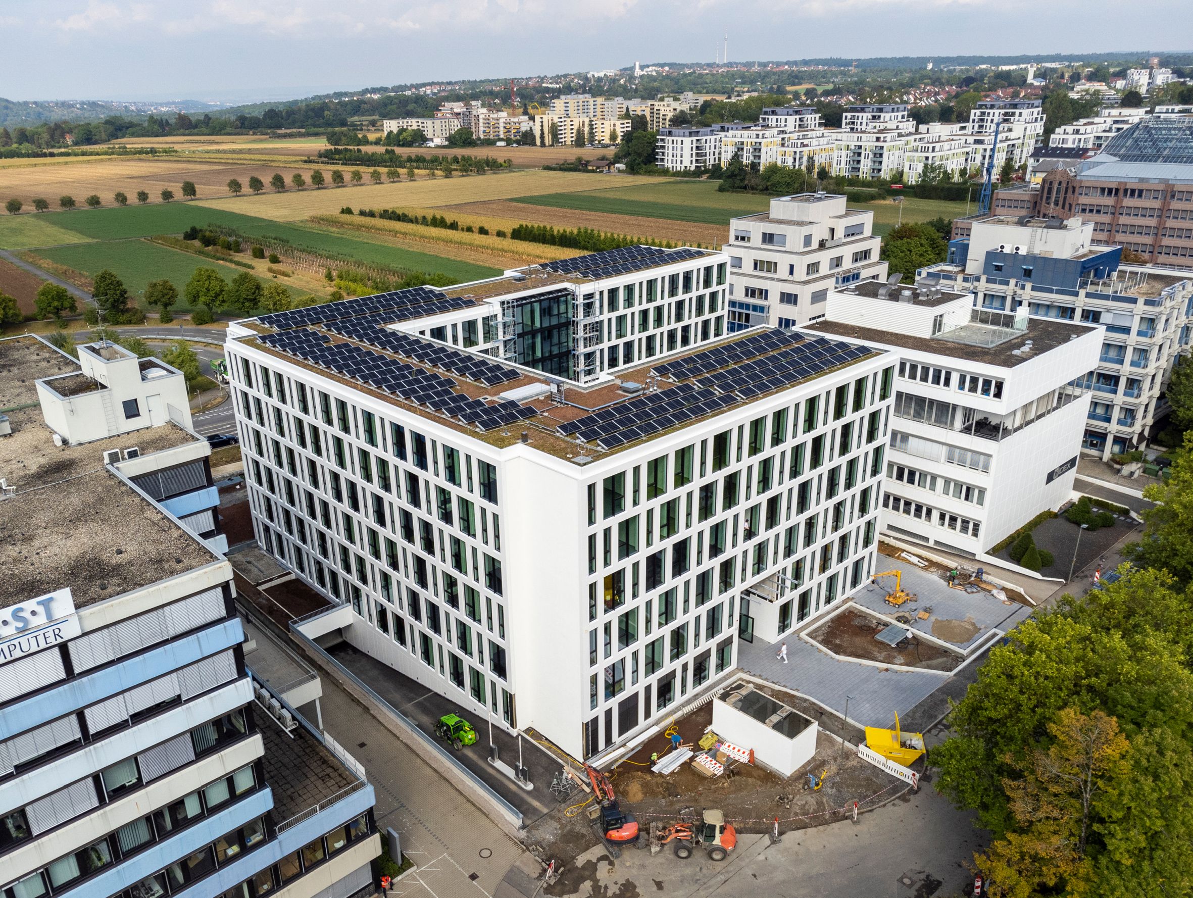 Luftaufnahme vom Neubau des Innovation Center am ZÜBLIN-Campus in Stuttgart.  
