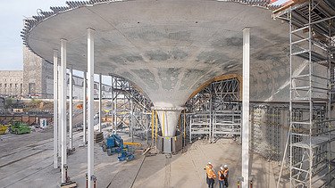 Foto von der Kelchstützen am neuen unterirdischen Durchgangsbahnhof in Stuttgart. 