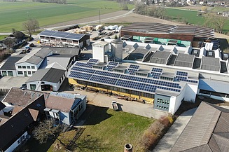 Luftaufnahme eines Fabrikgeländes