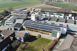 Luftaufnahme eines Fabrikgeländes