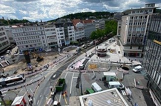 Das Bild zeigt  den zentralen Verkehrsknotenpunkt Jahnplatz in Bielefeld von oben