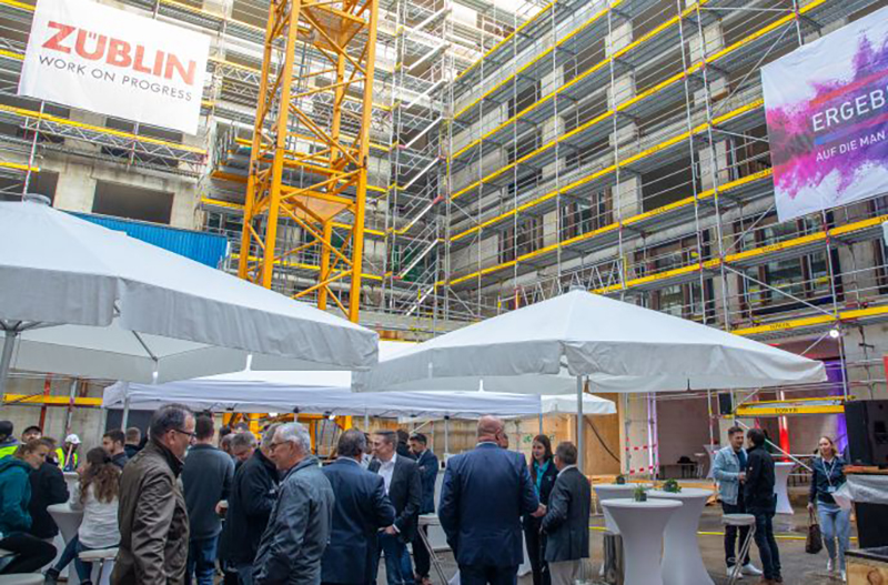 Foto von dem Baustellenfest für Büroensemble ROSSIO.