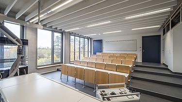 Foto von einem Klassenzimmer in der Bertolt-Brecht-Schulzentrum in Nürnberg. 