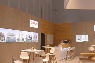 Seitenansicht vom ZÜBLIN-Stand auf dem Deutschen Bautechniktag 2019 in Stuttgart.