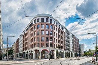 Foto von der Mehrzweckbau „Annenhöfe“ in Dresden. 