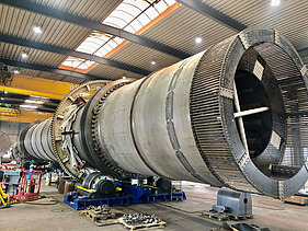 Plant hall with steel components