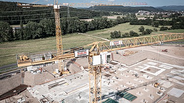 Foto von der Baustelle Zentralklinikum in Lörrach aus der Vogelperspektive. 