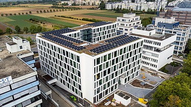 Luftaufnahme vom Neubau des Innovation Center am ZÜBLIN-Campus in Stuttgart.  