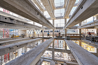 Foto vom Atrium bei DAS RAIQA