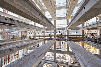 Foto vom Atrium bei DAS RAIQA