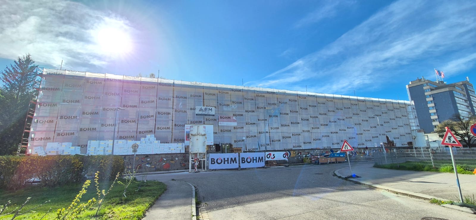Foto von der Sanierung des Schulgebäudes im Aubrunnerweg
