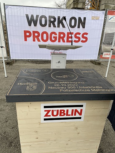 Foto von der Grundsteinlegungstruhe. 