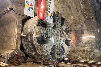 Tunnelvortriebsmaschine Debohra nach dem erfolgreichen Durchschlag der zweiten U2-Streckenröhre am Augustinplatz