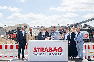 Foto von Menschen auf einer Baustelle