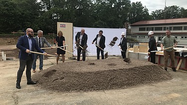 Foto vom Symbolischer Spatenstich.