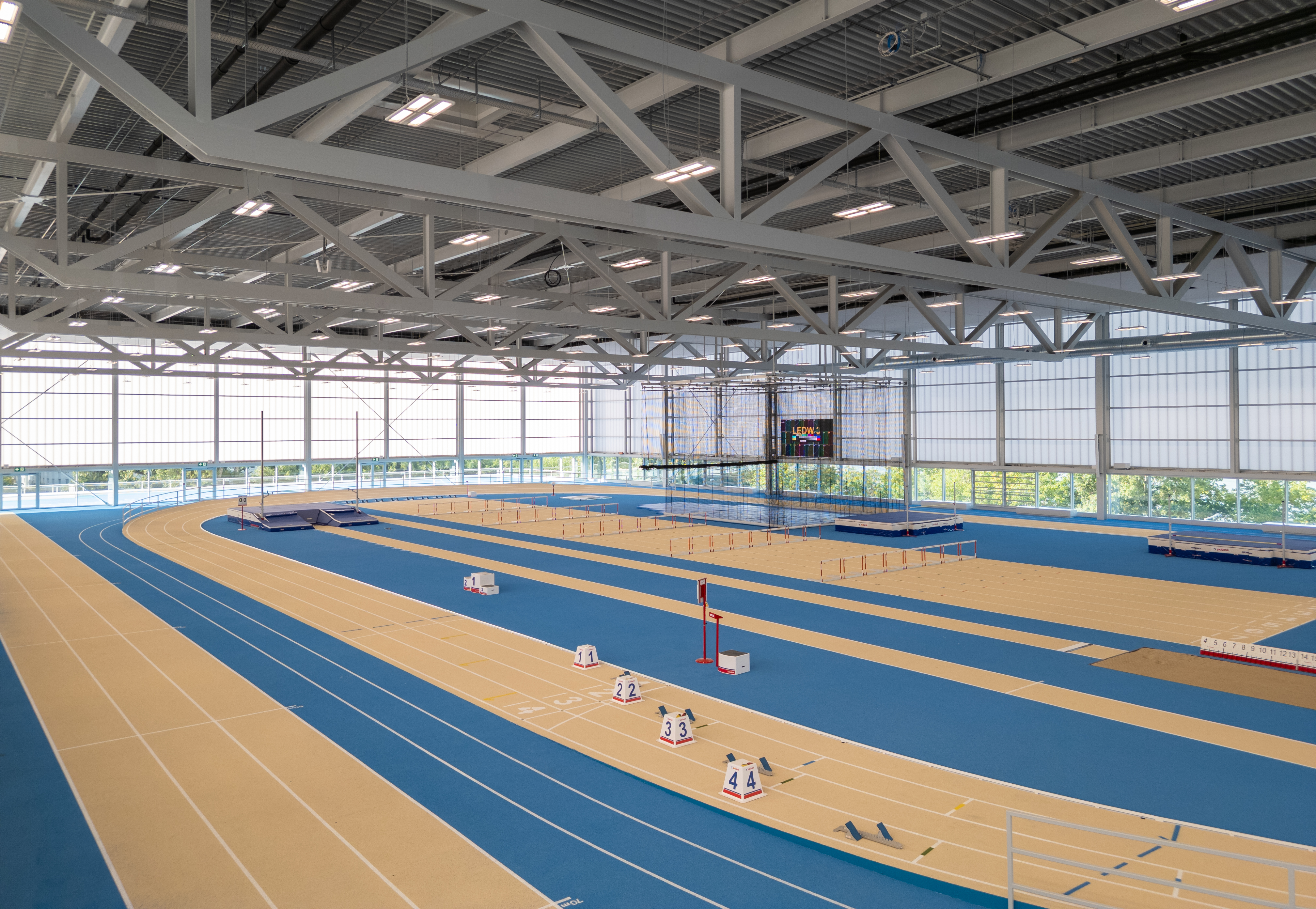 Foto der Leichtathletikhalle in der neuen Sport Arena Wien