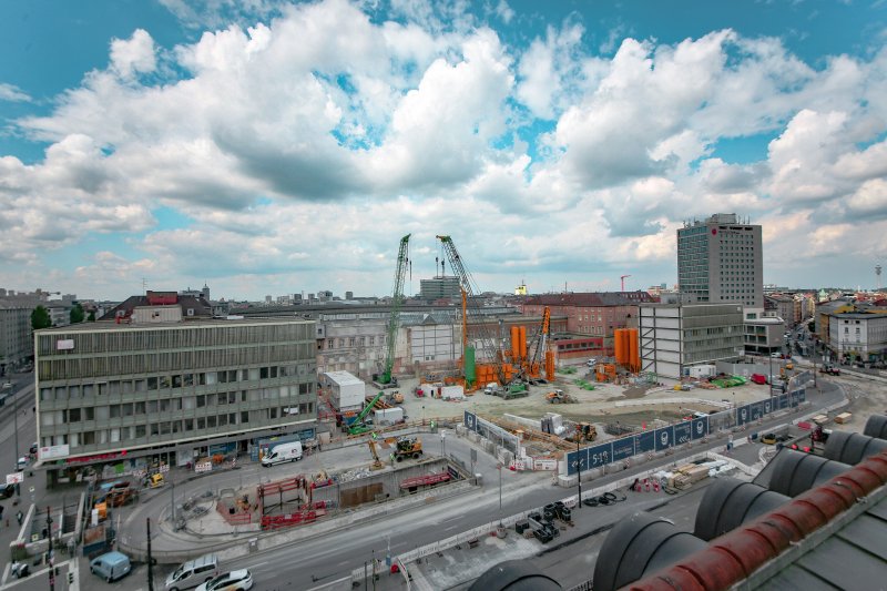 Foto von einer Baustelle in der Vogelperspektive.  