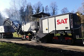 Foto von einer SAT Asphaltfräse im Einsatz