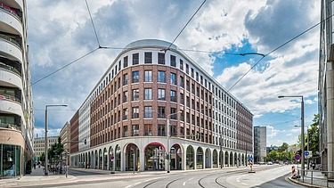 Foto von der Mehrzweckbau „Annenhöfe“ in Dresden. 