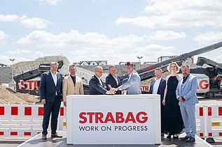 Foto von Menschen auf einer Baustelle