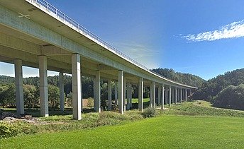 Foto von einer Brücke