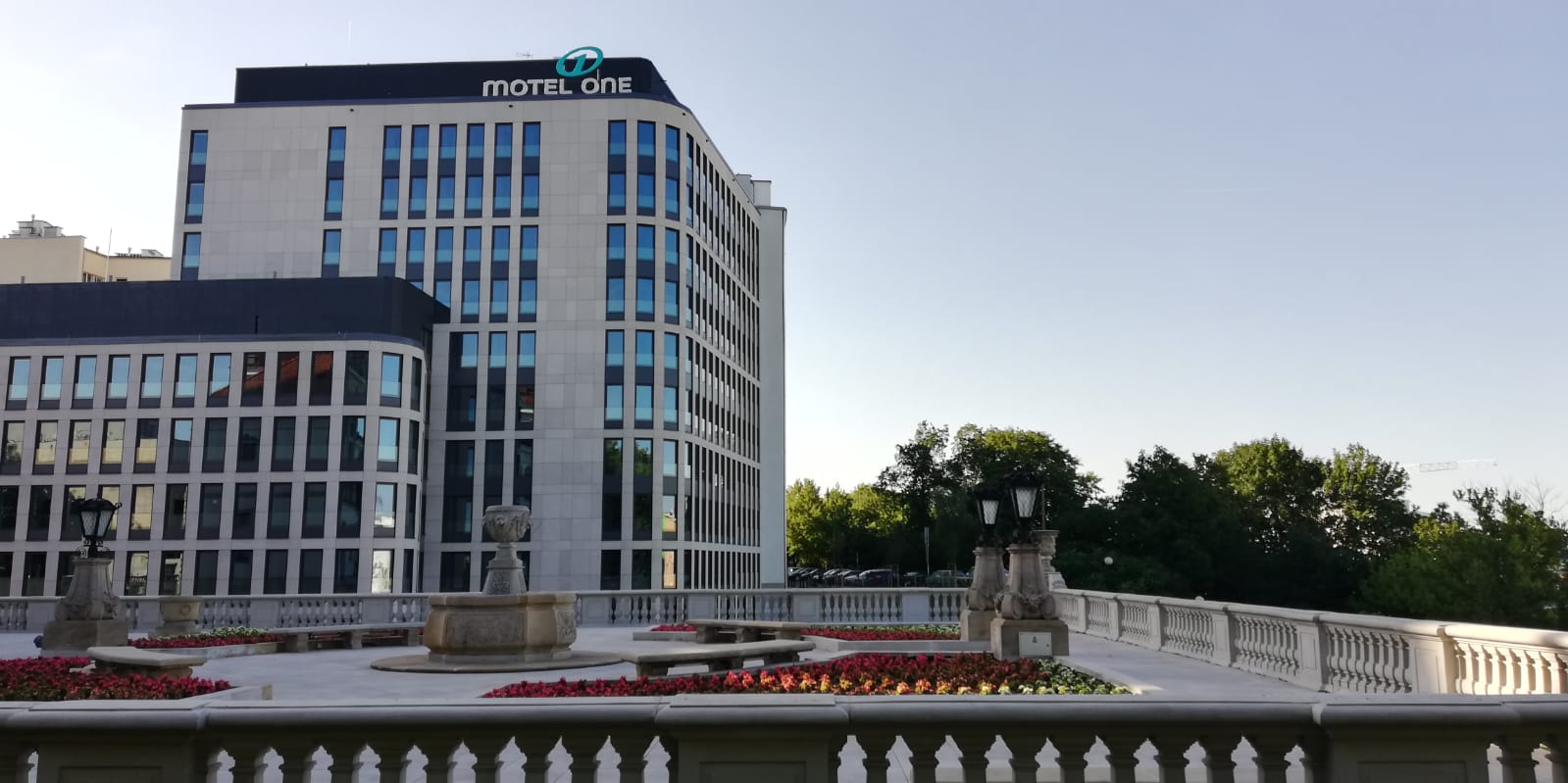 Photo of a new hotel complex under blue sky