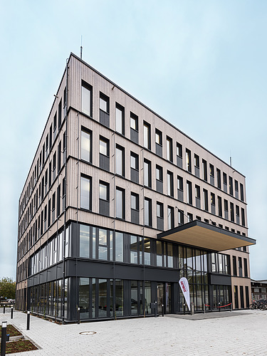 Außenansicht der ZÜBLIN Timber Zentrale in Aichach.