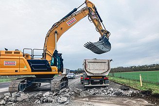 Foto von einem Bagger bei der Sanierung der Südautobahn in Österreich