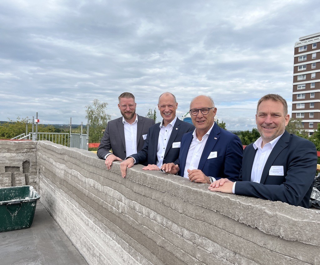 Photo of the 3D printed concrete robot in Metzingen-Neugreuth