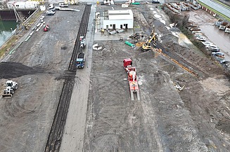 Foto aus der Vogelperspektive. Es ist ein Baustelle zu sehen