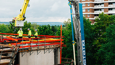 Photo of the 3D printed concrete robot in Metzingen-Neugreuth