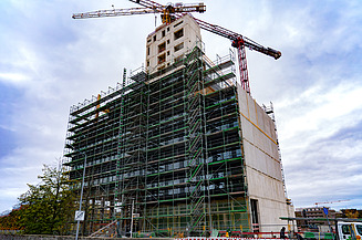 Foto vom Hauptsitz der UmweltBank in der Holz-Hybrid-Bauweise. 
